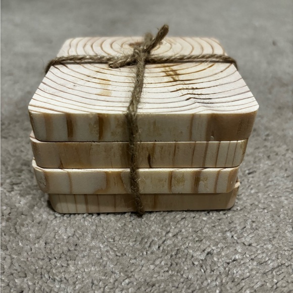 Wooden coaster set - Picture 2 of 5